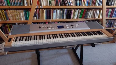 Yamaha DGX-630 - digitalni piano